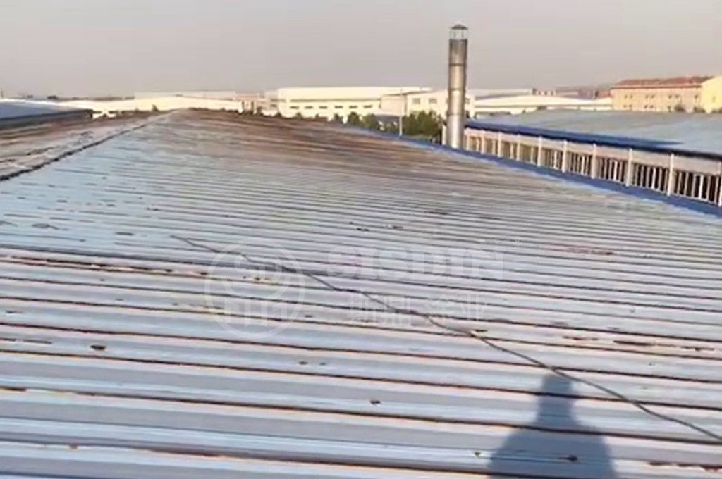 河南焦作某公司一期厂房金属屋面彩钢瓦翻新面积 30000平方客户案例配图